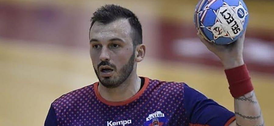 Скандал в румынском гандболе: игрок "Васлуя" Флорин Акатриней, в прошлом выступавший за сборную страны, попался на ставках