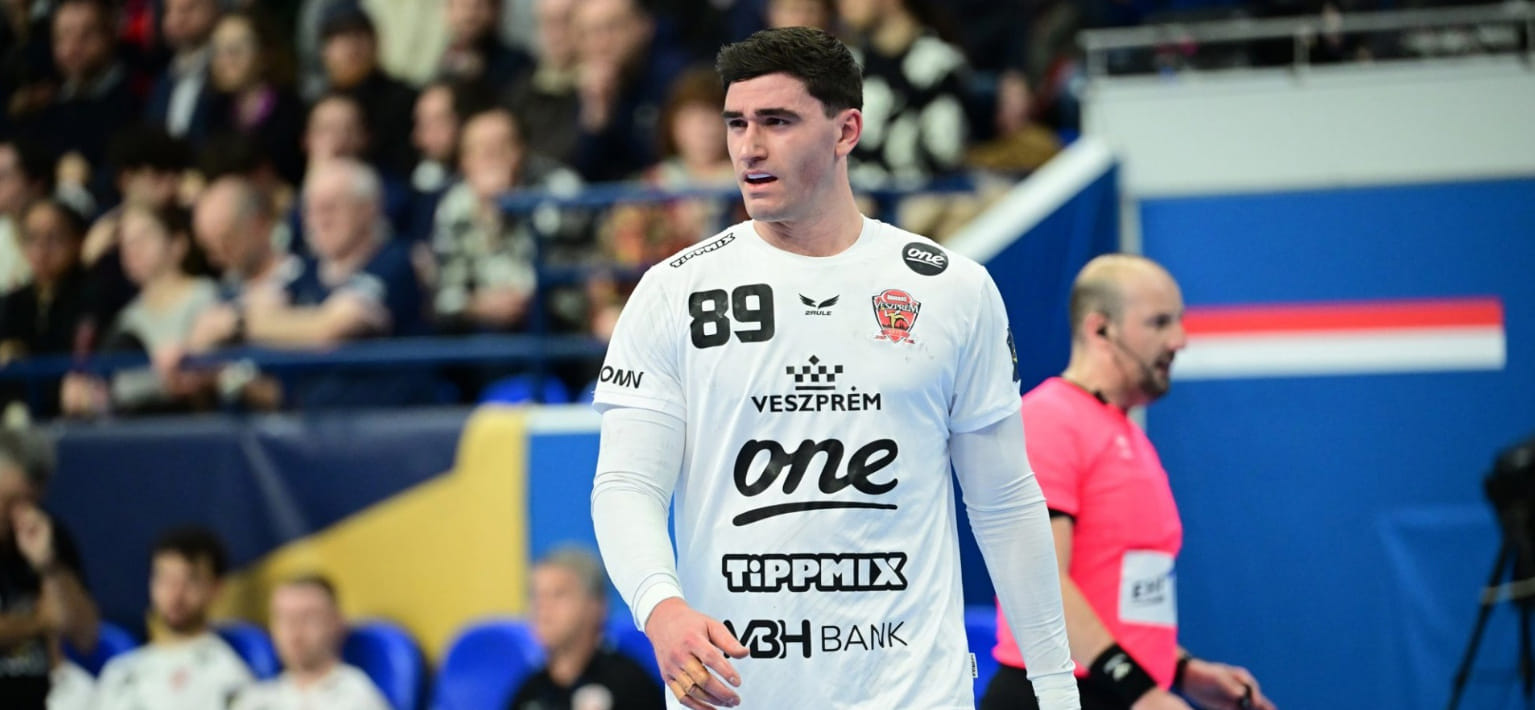 "Веспрем" официально объявил об уходе линейного Людовика Фабрегаса. Он может продолжить карьеру в "Барселоне"