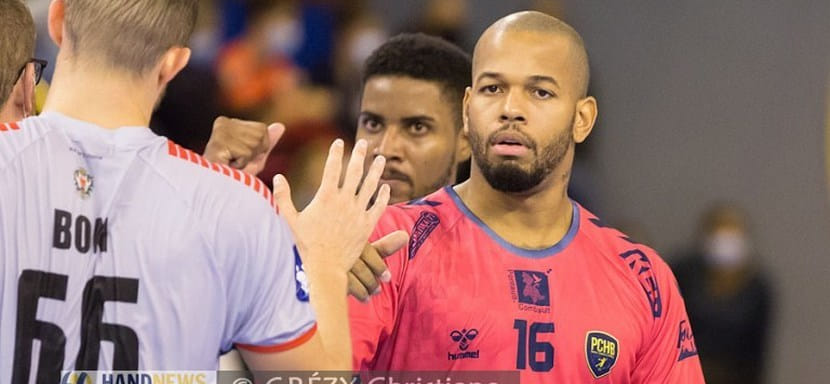 Франция. "Экс", четвертый клуб по итогам прошлого сезона, пополнился кубинским голкипером "Понто-Комбо" (Д2) Алехандро Ромеро