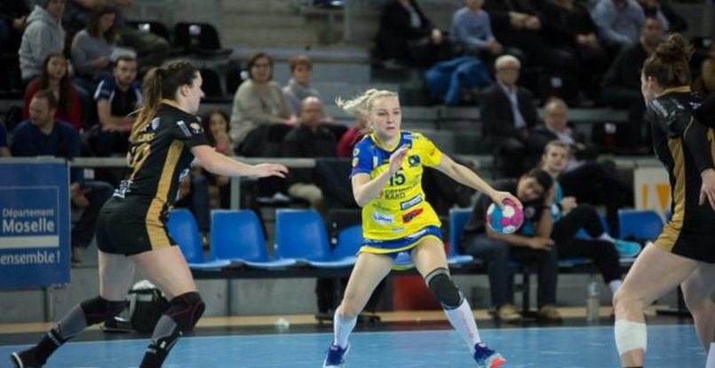 Женский чемпионат Франции. Восемь голов Екатерины Левши помогли "Мецу" разгромить "Порт дю Эно". Чемпион уверенно лидирует