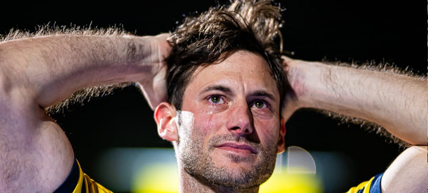 Бундеслига. Матч "Райн Лёвен" — "Магдебург" стал последним в карьере Уве Генсхаймера. Он без сопротивления забросил последний мяч в игре (ВИДЕО)