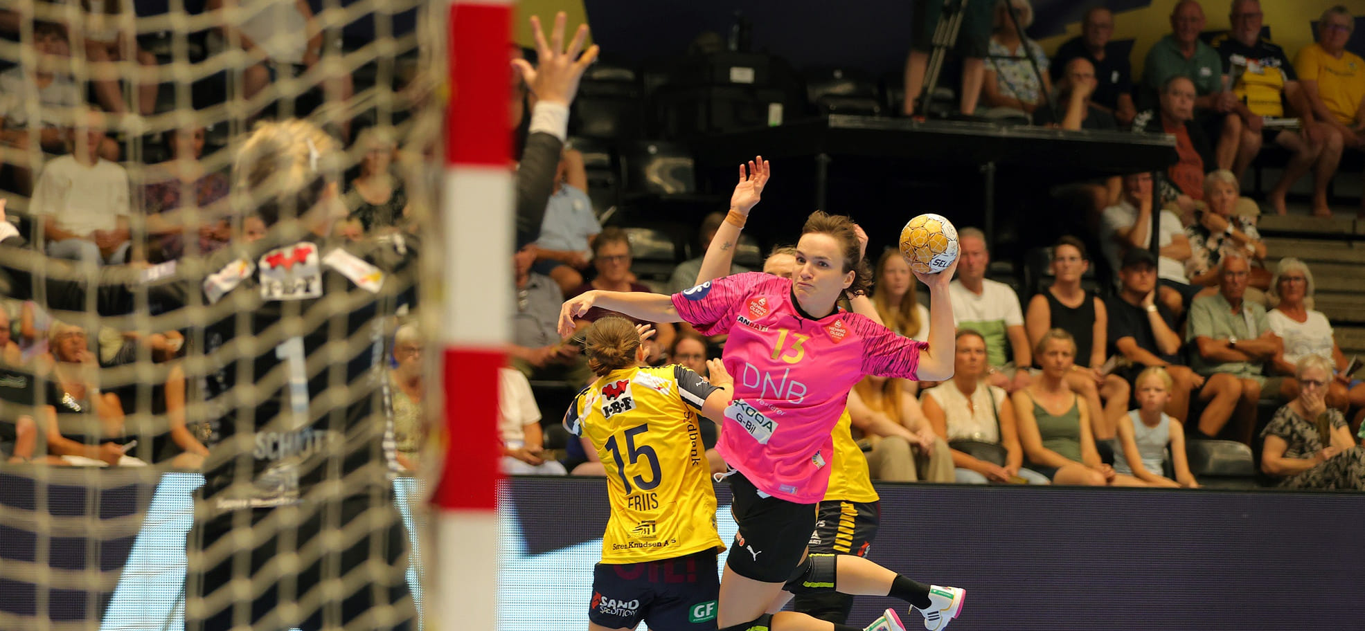 Лига чемпионов. Худший матч Вяхиревой, разгромы "Меца" и "Крима" Дмитриевой, фаворит "Бухарест"