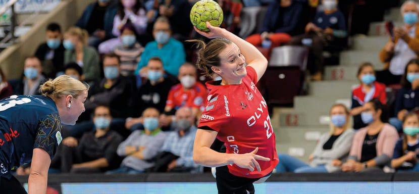 Женская бундеслига. Правая полусредняя сборной Германии Юлия Майдхоф продлила контракт с "Битигхаймом"