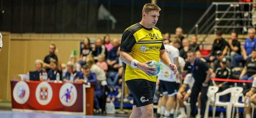 Белорусский линейный Денис Янковский продолжит карьеру в Израиле. Он стал игроком клуба "Бней-Герцлия"