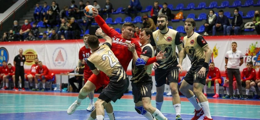 Чемпионат России. Саратовцы растеряли козыри и уральские очки. "Медведи" порвали "казаков"