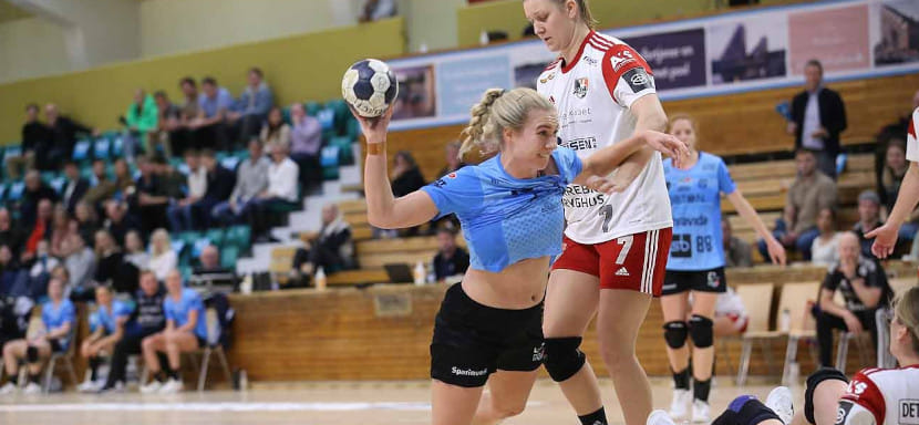 Дания. "Орхус" с преимуществом в 15 мячей разгромил "Рингкебинг", "Скандеборг" и "Рандерс" сыграли вничью в этапе проигравших