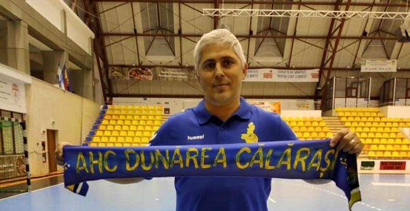 Румыния. Габриэл Арману сменил Сергея Бебешко на посту главного тренера "Дунэри". Он уже провел первое занятие с командой