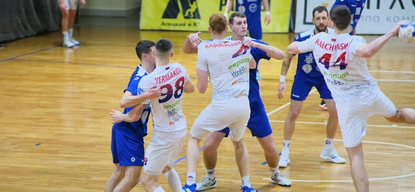 16 игроков минского СКА отправились на гостевой матч с "Машекой", результат которого пойдёт в чемпионат Беларуси и в СЕХА-лигу