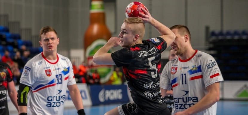 Польша. 20-летний разыгрывающий "Пётрковянина" Пётр Ендращик подписал длительный контракт с "Кельце"