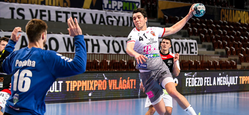 Венгрия. В мужском чемпионате состоялось пять матчей. "Веспрем" разгромил "Дабаш"