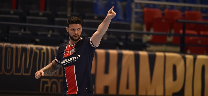 Лига чемпионов. "Все" и "ничего" в Париже. "Попробуй обгони" в "Нанте". Спасение "зебр" в Киле