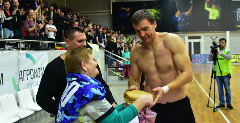 Алексей Пшеничный: "Блины пекут, вино дарят — чего еще можно желать?"