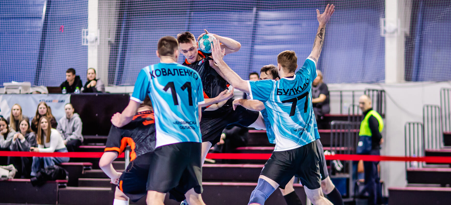 Там густо, тут пусто. В Москве за два тайма забросили чуть больше, чем в Краснодаре за один