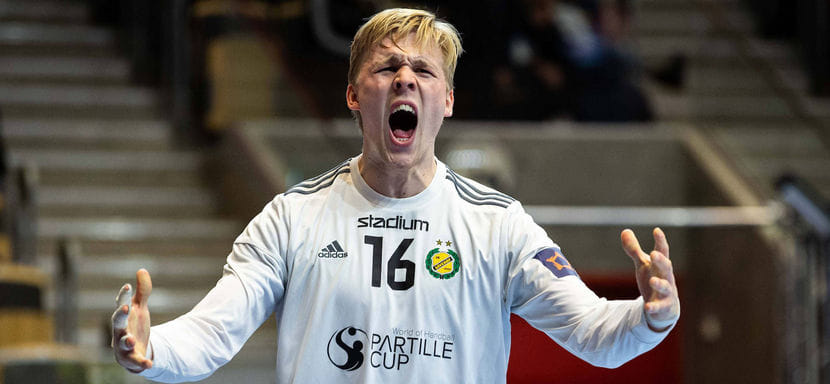 Бундеслига. "Эрланген" подписал контракт с вратарем "Севехофа" Бертрамом Облингом. Ветеран Мартин Цимер покидает команду Рауля Алонсо