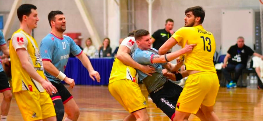 Olimpbet Суперлига. “Виктор” отыграл у СКИФа 4 мяча благодаря точным броскам Гребёнкина и продолжил погоню за "Чеховскими медведями"