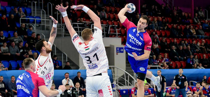 После ухода из "Мотора" черногорский полусредний Стеван Вуйович присоединился к "Аль-Райяну" из Катара