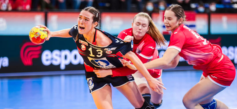 ЧМ-2021. Линейная сборной Норвегии Кари Браттсет Дале признана самым ценным игроком турнира. Француженка Грас Заади — лучшая разыгрывающая