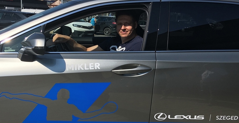 Венгрия. Голкипер "Пика" Роланд Миклер получил от клуба именной Lexus