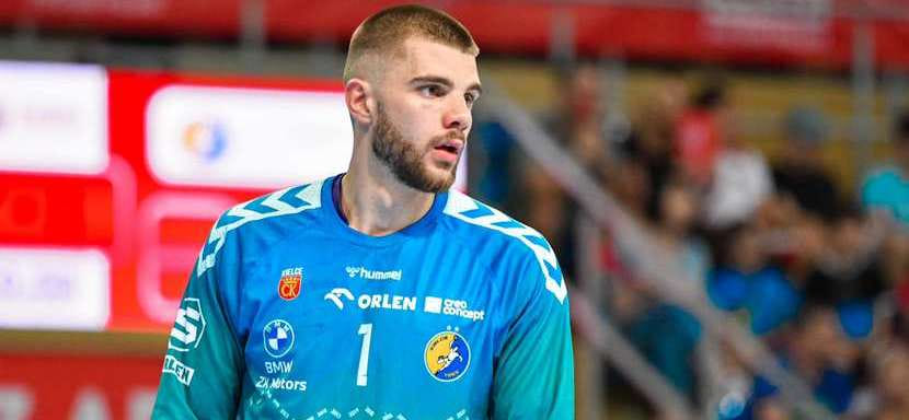 Польша. 23-летний голкипер Милош Валах подписал новый трудовой договор с "Кельце"