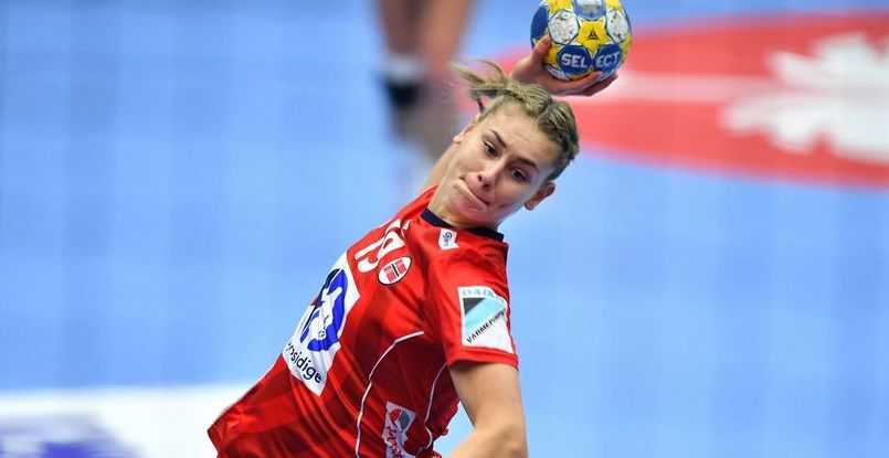 Полусредняя сборной Норвегии Кьерстин Солос получила травму колена в товарищеском матче с датчанками