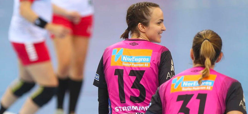 Норвегия. Российская правая полусредняя "Кристиансанда" Анна Вяхирева перенесла операцию во время ЧЕ-2022 и пока находится вне игры