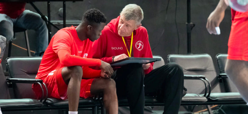 Olimpbet Суперлига. Сергей Ладыгин: "Ни одна команда не может играть таким ограниченным составом. На данный момент у нас 7 полевых игроков" (ВИДЕО)