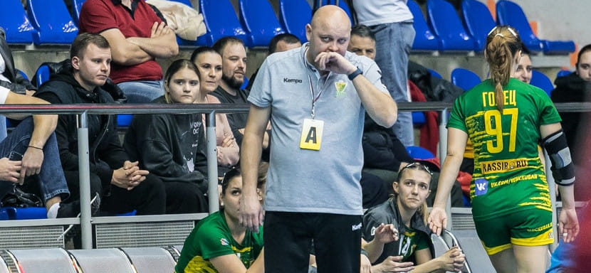 Olimpbet Суперлига. Денис Сайфулин после поражения от "Астраханочки": "Второй тайм в целом это ужас какой-то, в защите никто не играл"