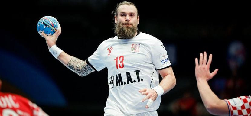 39-летний полусредний Павел Горак, покинувший "Киль", вернулся на родину. Ветеран стал игроком чешского клуба "Ловосице"