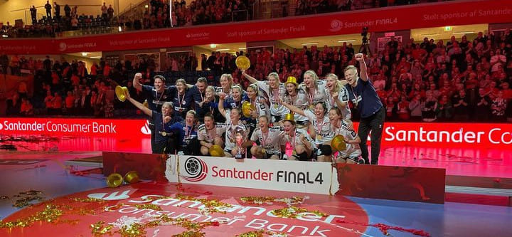 Кубок Дании. "Эсбьерг" стал обладателем трофея, разгромив в финальном матче "Оденсе" с преимуществом в одиннадцать мячей