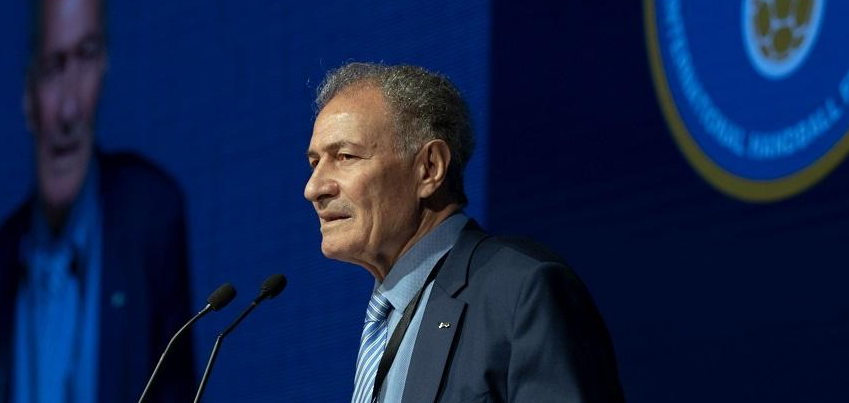 Новое покрытие, которое не придется вытирать, и не требующие мастики мячи — на конгрессе ИГФ представили инновации