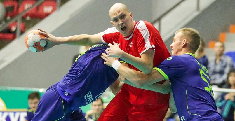 Суперлига. Левый полусредний московского "Спартака" Александр Деревень получил травму в игре со СКИФом