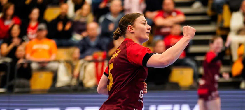 "Бенсхайм" в гостях справился с "Пари-92", одержав третью победу подряд в Европейской лиге. "Ларвик" разгромил "Эльче"