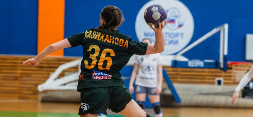Левая крайняя Сабина Казиханова, покинувшая АГУ-"Адыиф", продолжит карьеру в "Уфе-Алисе"