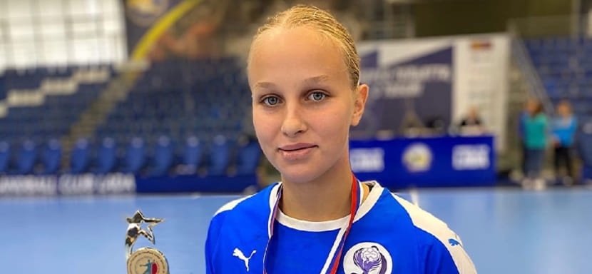 "Мечтаю выиграть Олимпиаду. Как минимум дважды". Молодежное первенство покоряет еще одна Стаценко!
