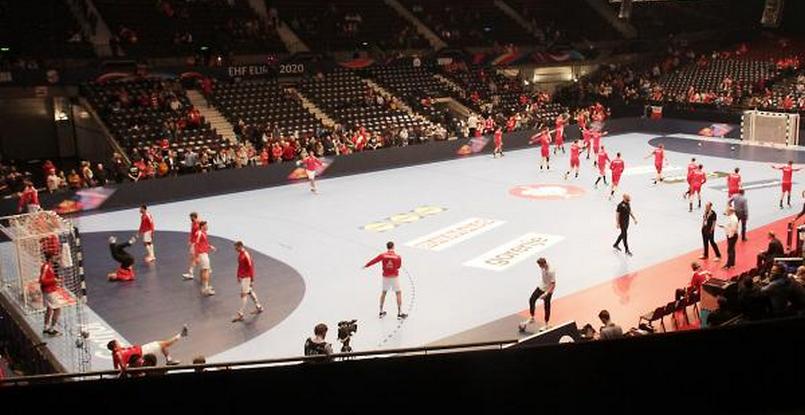 В Австрии с 1 июня разрешены тренировки внутри арен. Спортсмены должны работать в группах и соблюдать дистанцию в два метра