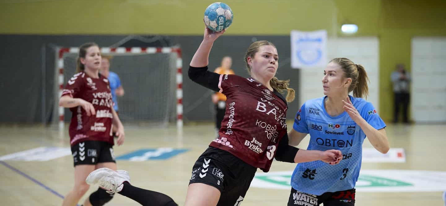 Переходящая в "Виборг" линейная Альберте Симонсен отличилась семь раз после семи бросков и помогла "Рингкёбингу" одержать победу