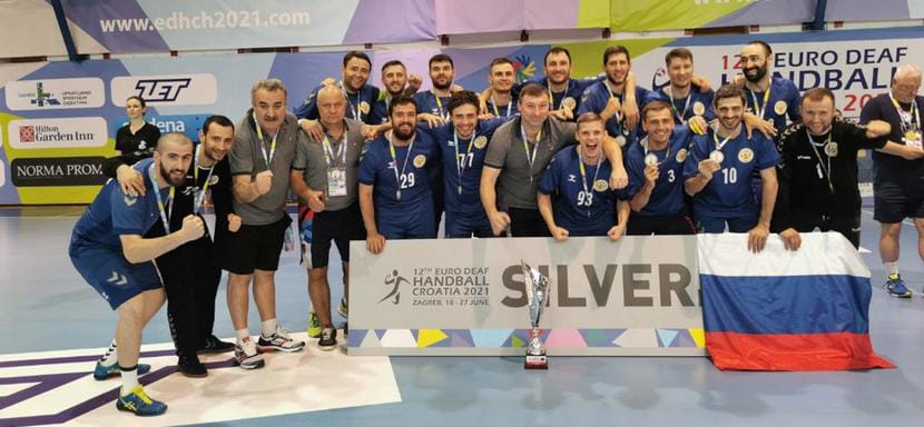 Мужская сборная России стала серебряным призером чемпионата Европы для глухих. В решающем матче команда Евгения Зотина уступила хорватам