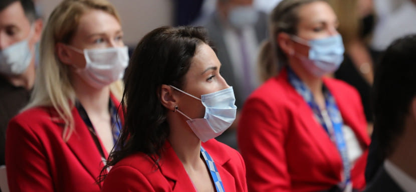 Семь гандболисток "Ростов-Дона" побывали на встрече с губернатором. Девушки получили областные награды и денежные премии