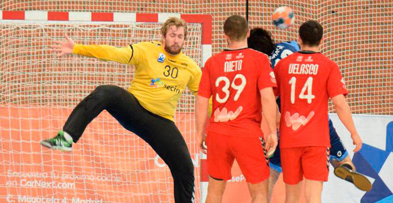 Испания. Вратарь Дмитрий Потоцкий может покинуть "Адемар", не сыграв за клуб ни одного матча. Против белоруса тренер Маноло Каденас