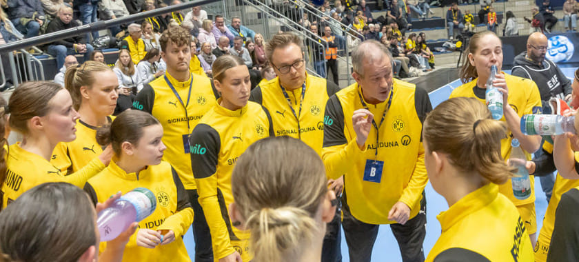 "Мец" в гостях оказался сильнее "Боруссии" и завоевал путёвку в четвертьфинал Лиги чемпионов. "Эсбьерг" сыграет в раунде плей-офф