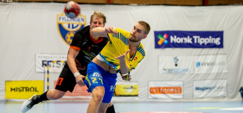 Игорь Карлов: "Уровень норвежского чемпионата немного выше Суперлиги. Здесь все быстрее, мяч ходит очень резво. Отлично поставлены броски"