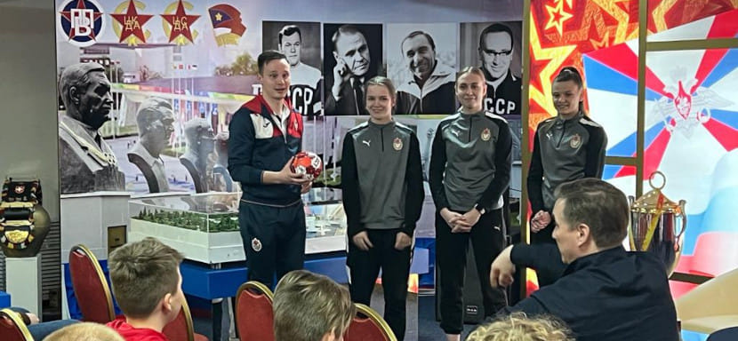 Гандболистки ЦСКА поздравили одноклубников из пляжного футбола с победой в престижном турнире и пожелали новых побед