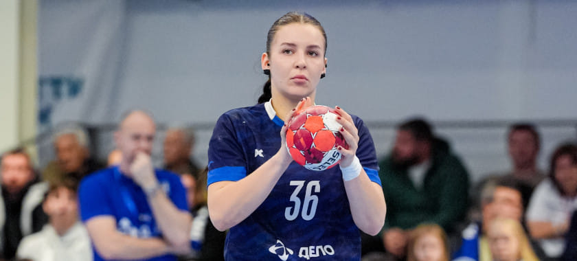 Екатерина Долматова из "Черноморочки" укрепила лидерство в гонке бомбардиров чемпионата России, первой преодолев отметку 100 голов