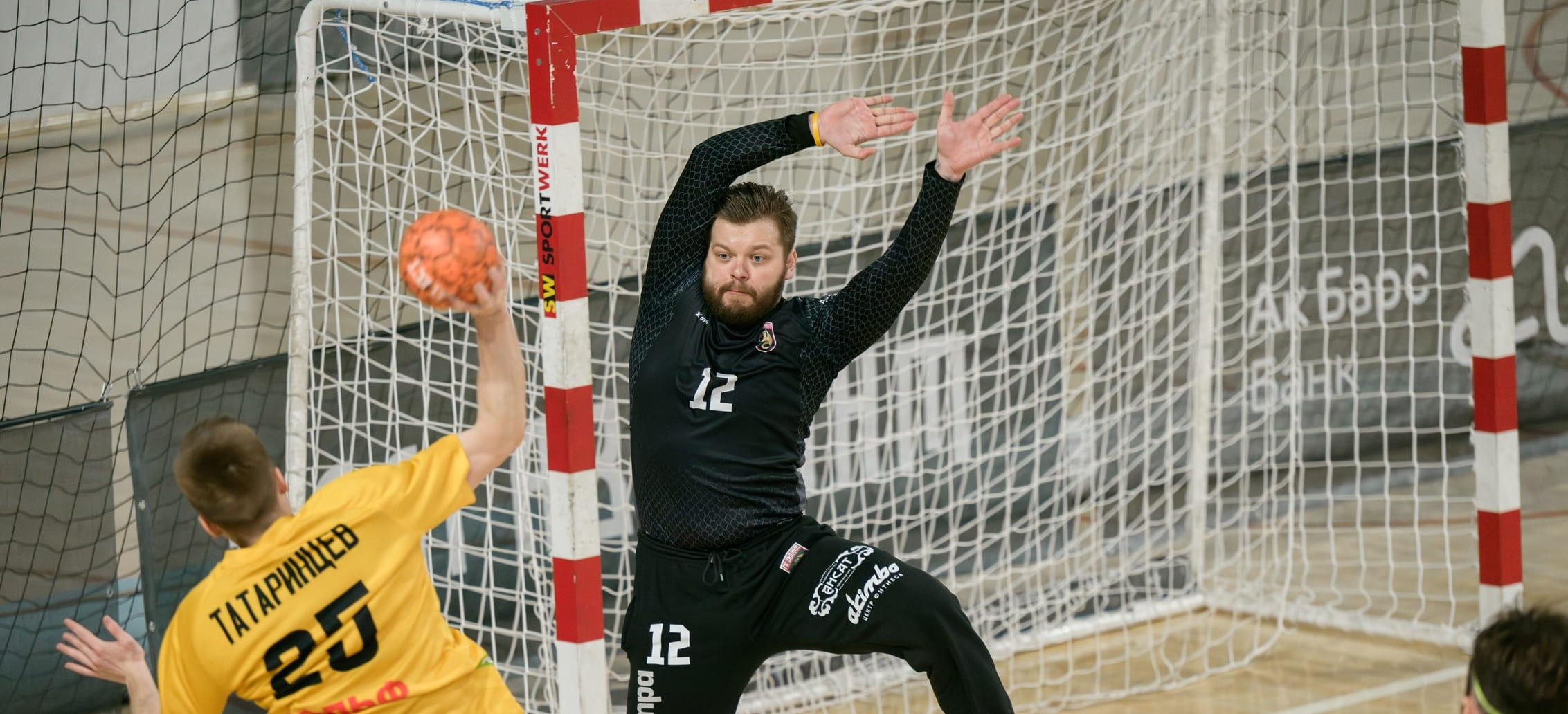 "Нам остался маленький, но важный шаг". Виктор Николаев — про 1000 сейвов за "Зилант", "вышку" и расширение Суперлиги