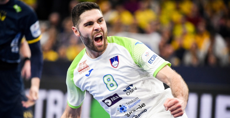 Звонок звезде. Блаж Янц на пути в Барселону. "В кофейни хожу часто, но пью там обычно чай"