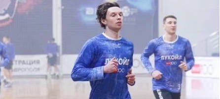 Olimpbet Суперлига. 22-летний левый крайний "Виктора" Дмитрий Лукинов сломал указательный палец на правой руке и выбыл из строя на месяц