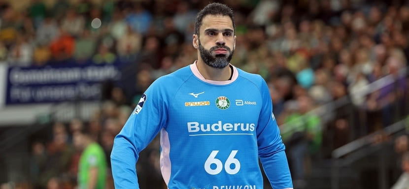 37-летний египетский вратарь Карим Хендави расстался с "Вецларом", выступающим в бундеслиге