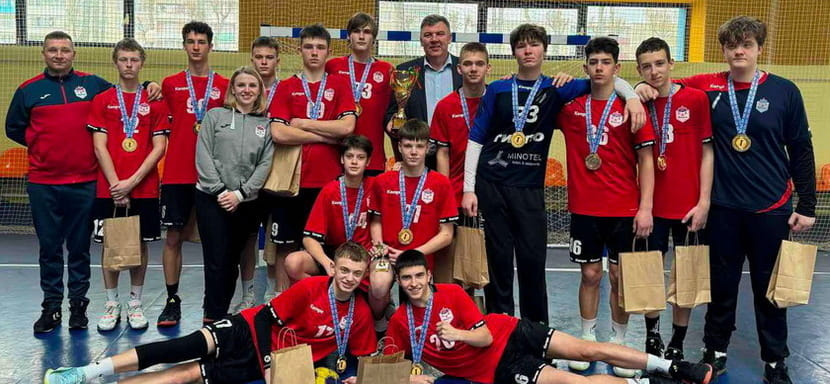 Команда минского СКА выиграла 10-й юношеский турнир с участием команд из России на призы олимпийского чемпиона Андрея Барбашинского