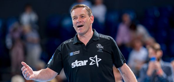 Наставники сборных Германии Альфред Гисласон и Хенк Грунер провели видеоконференцию с участием 40 немецких арбитров