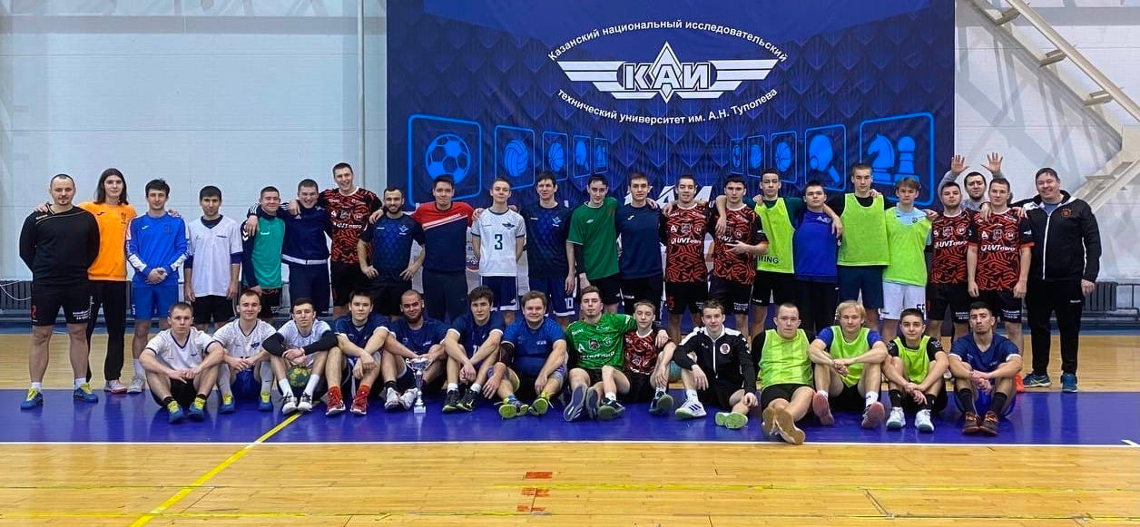 Россия. В Казани в заключительные дни тренировочного сбора состоялся товарищеский турнир. Первое место завоевали "Лаишевские лисы"